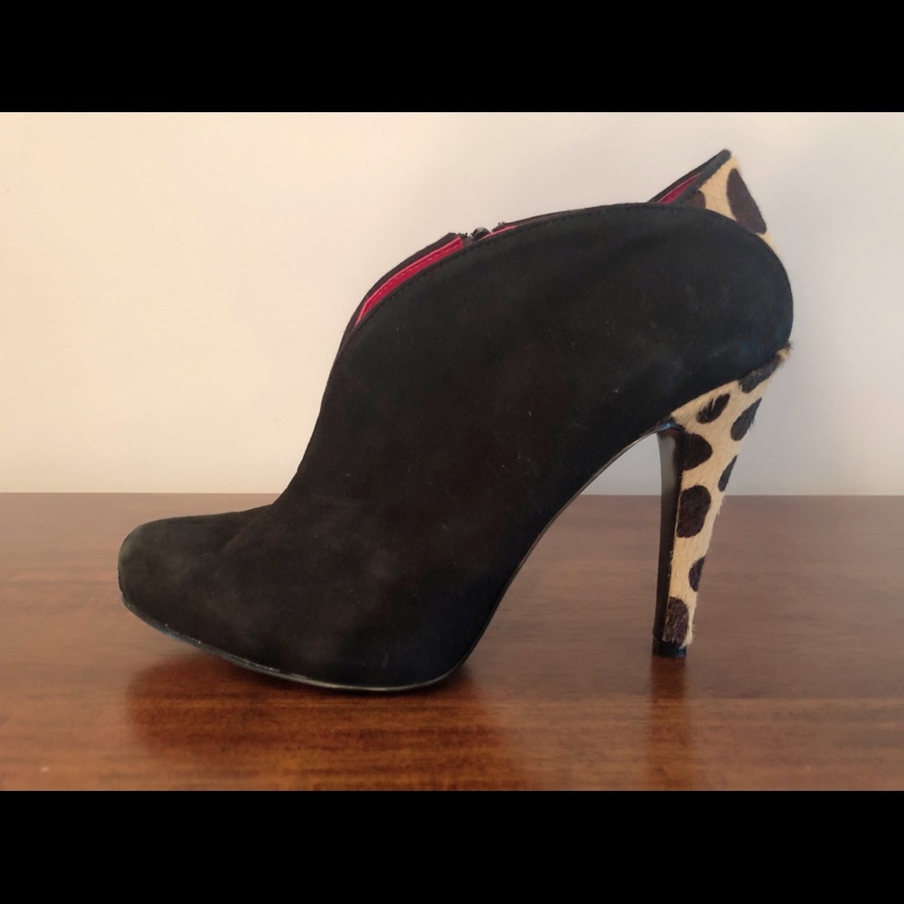 Black suede bootie leopard heel